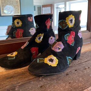 Betsey Johnson Twiggy booties